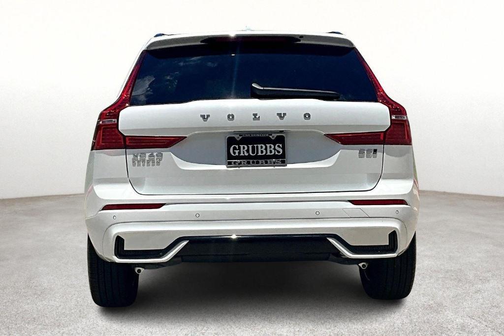 new 2025 Volvo XC60 car, priced at $50,285