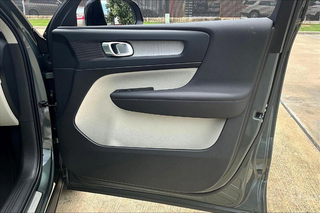 new 2026 Volvo XC40 car, priced at $50,150