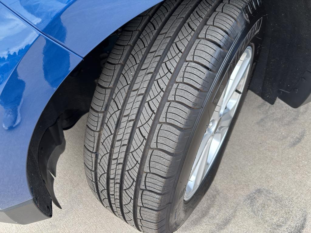 used 2024 Ford Edge car, priced at $27,990