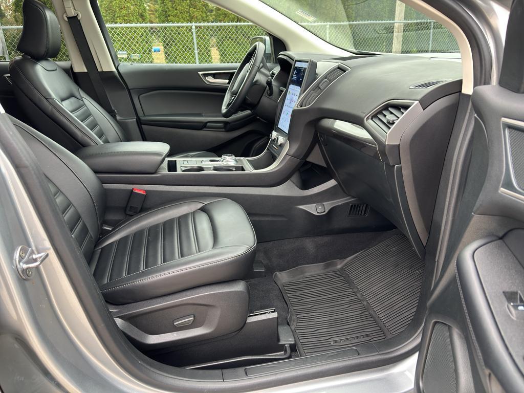 used 2024 Ford Edge car, priced at $30,589