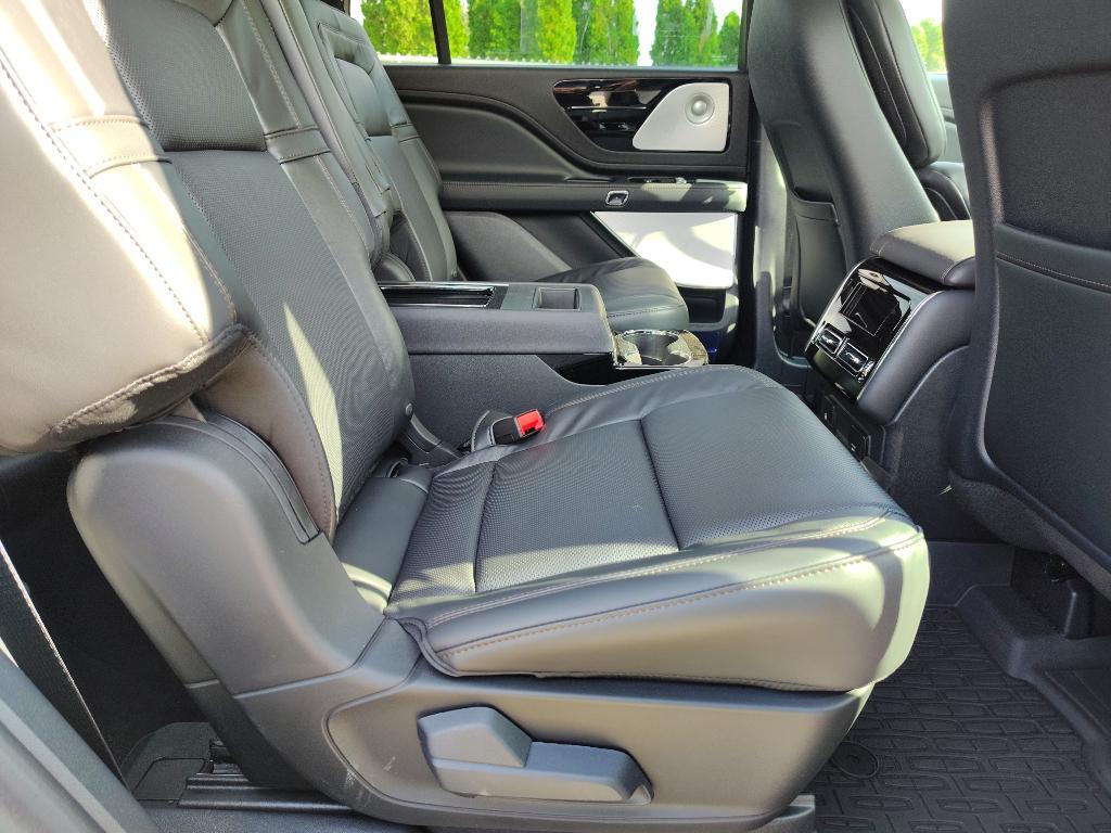 new 2025 Lincoln Aviator car, priced at $80,100