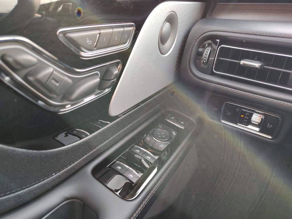 new 2025 Lincoln Aviator car, priced at $80,100
