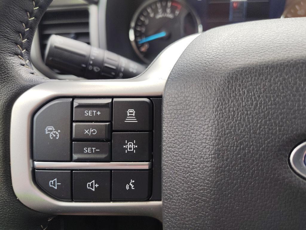used 2024 Ford Expedition car, priced at $58,396