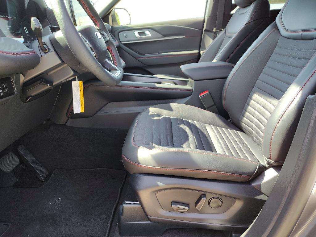 new 2025 Ford Explorer car, priced at $51,265