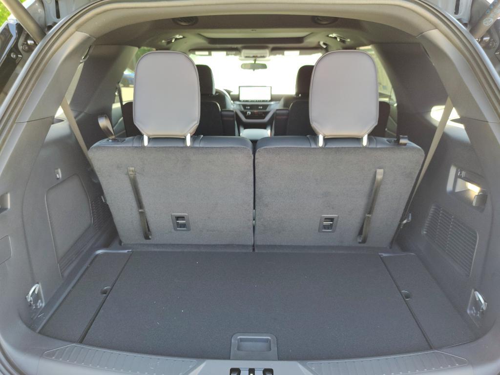 new 2025 Ford Explorer car, priced at $51,265