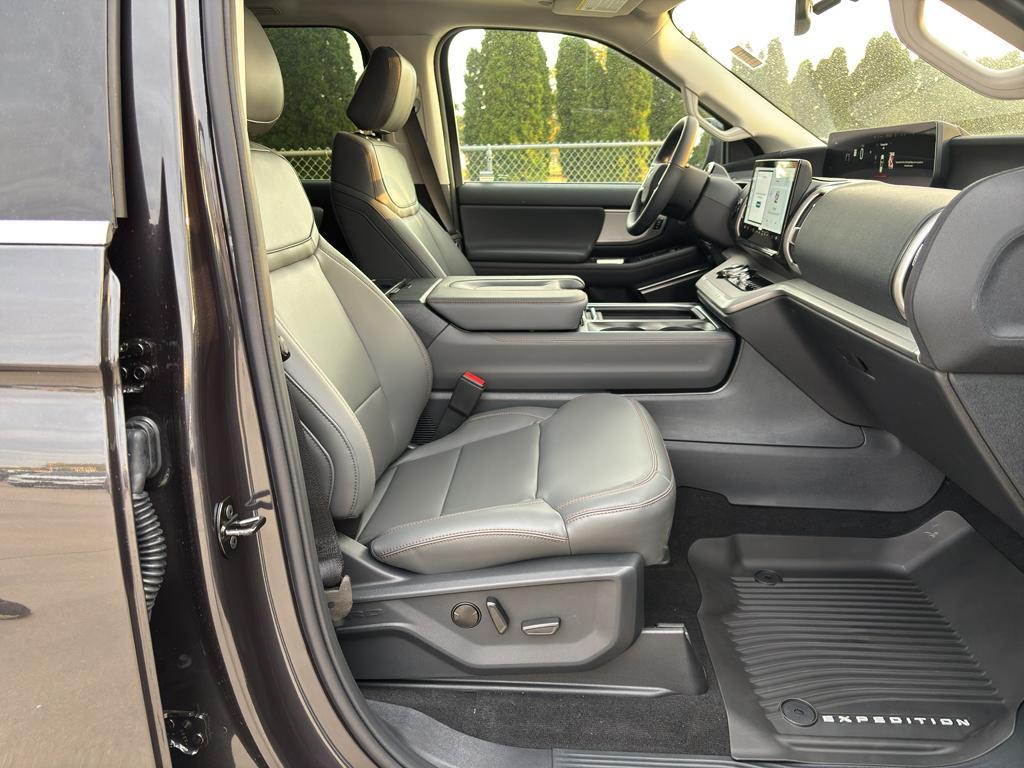 new 2025 Ford Expedition Max car, priced at $75,385