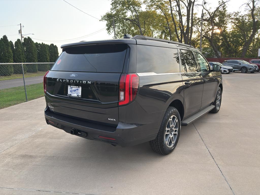 new 2025 Ford Expedition Max car, priced at $75,385