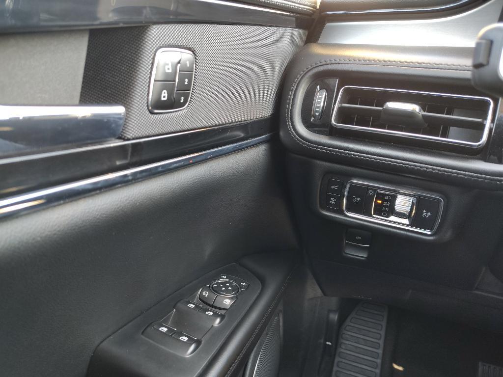 used 2023 Lincoln Nautilus car, priced at $35,989