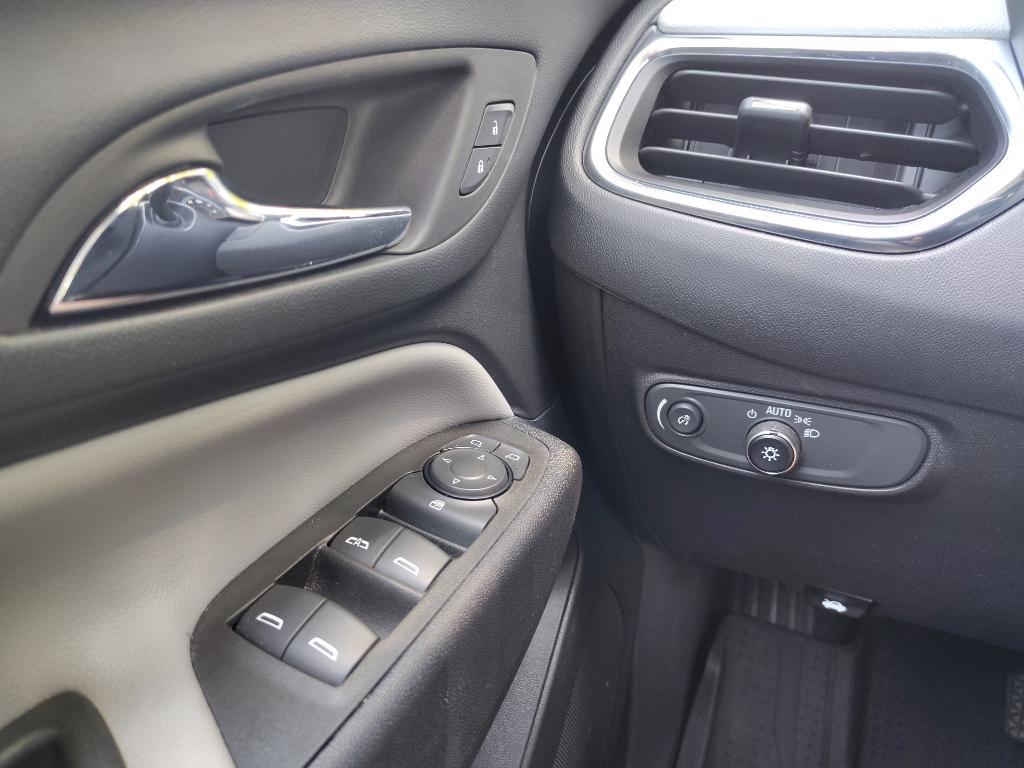 used 2023 Chevrolet Equinox car, priced at $24,998
