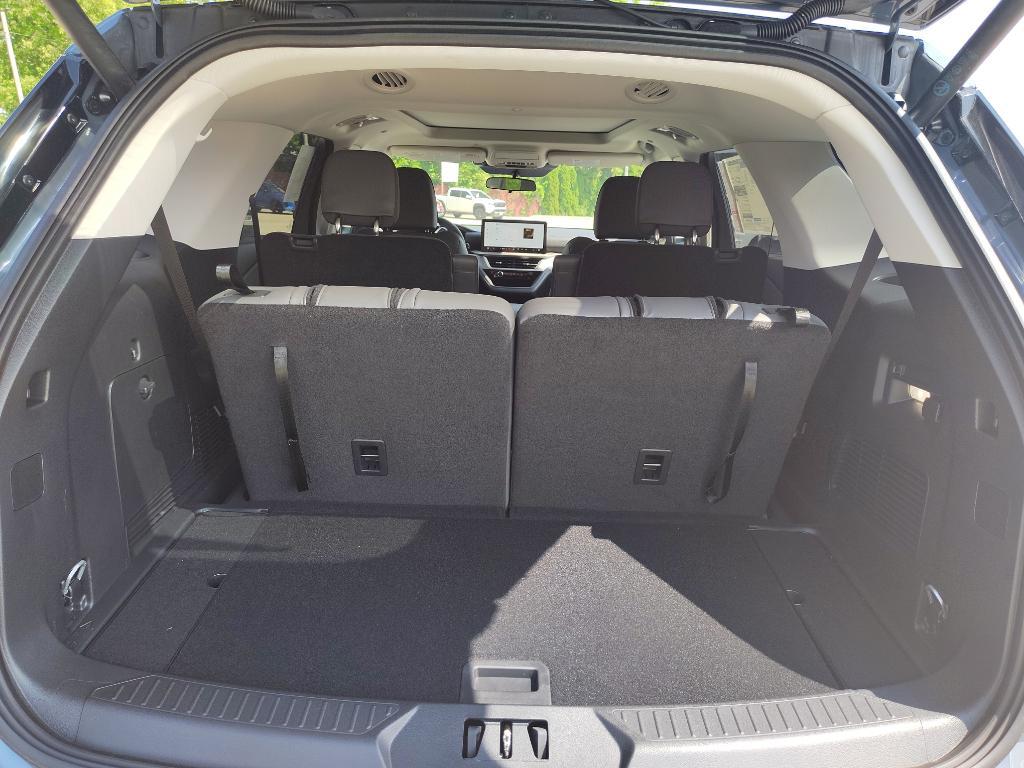 new 2025 Ford Explorer car, priced at $50,775