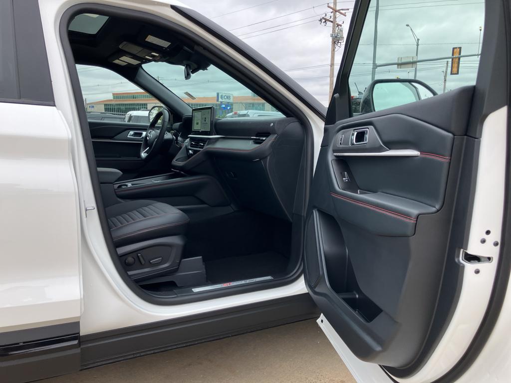 new 2025 Ford Explorer car, priced at $54,525