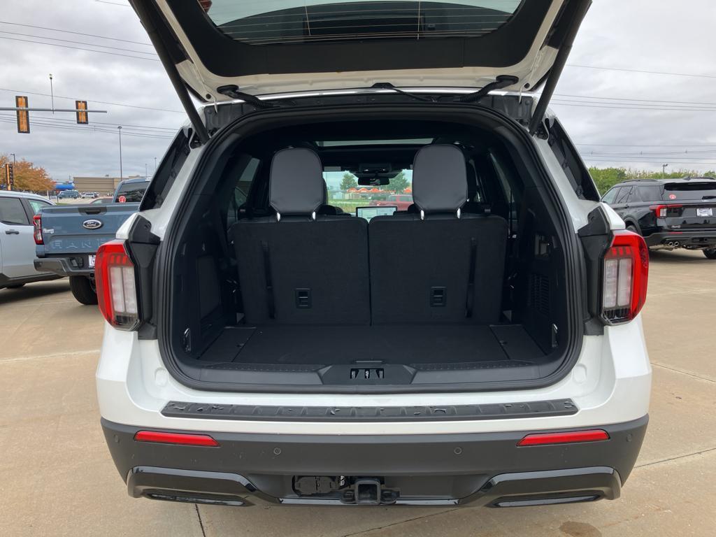 new 2025 Ford Explorer car, priced at $54,525