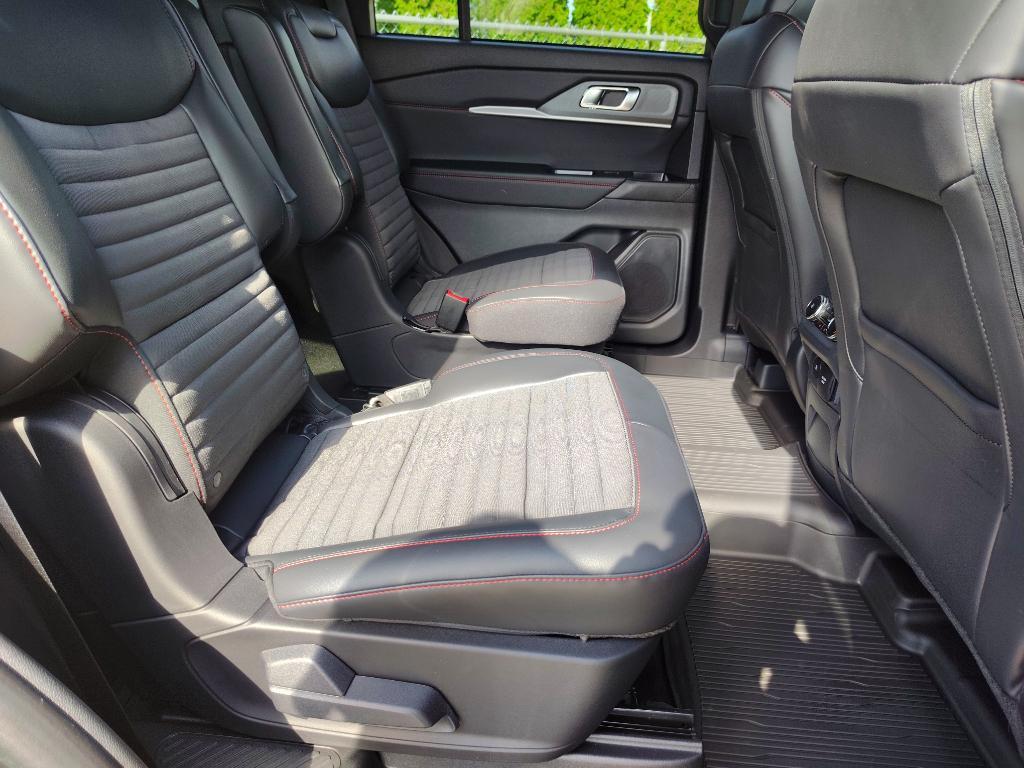 new 2025 Ford Explorer car, priced at $54,160