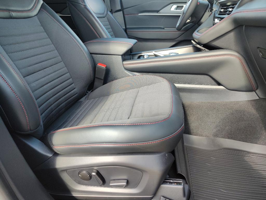 new 2025 Ford Explorer car, priced at $54,160