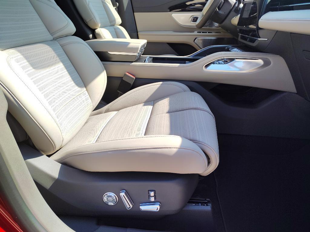 new 2025 Lincoln Nautilus car, priced at $72,480