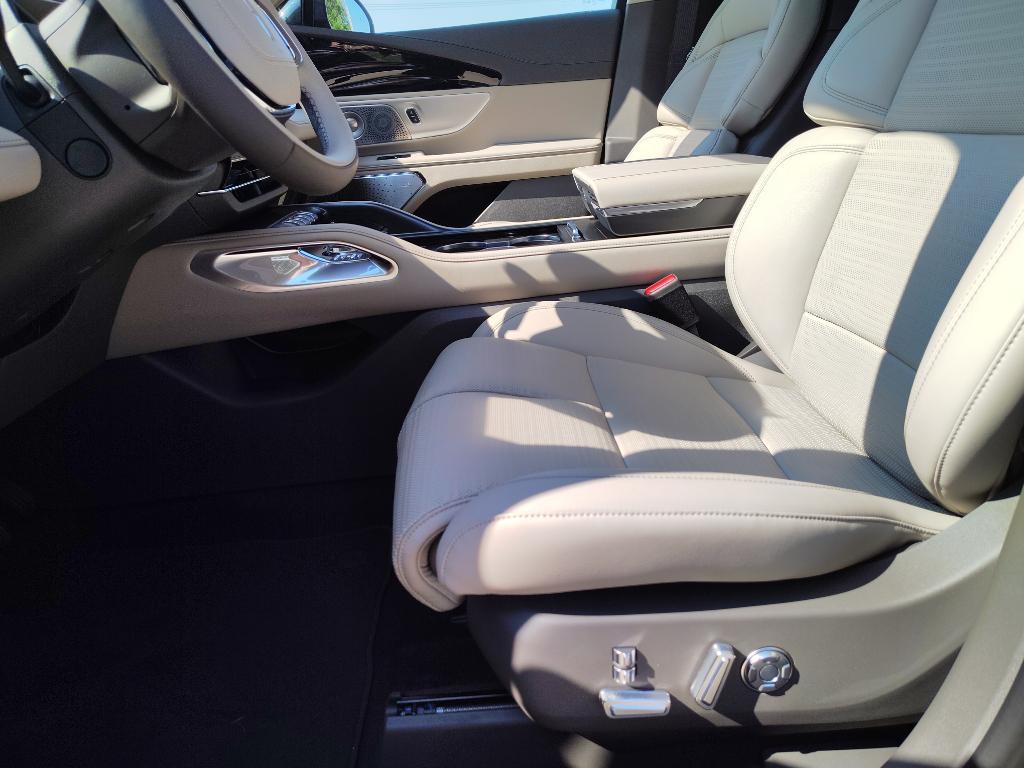 new 2025 Lincoln Nautilus car, priced at $72,480