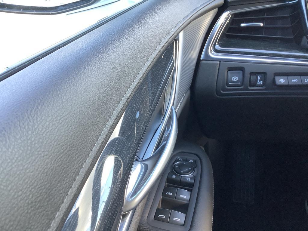 used 2022 Cadillac XT5 car, priced at $28,573