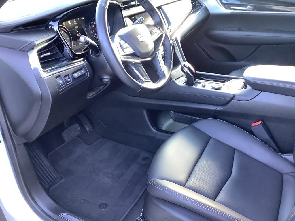 used 2022 Cadillac XT5 car, priced at $28,573