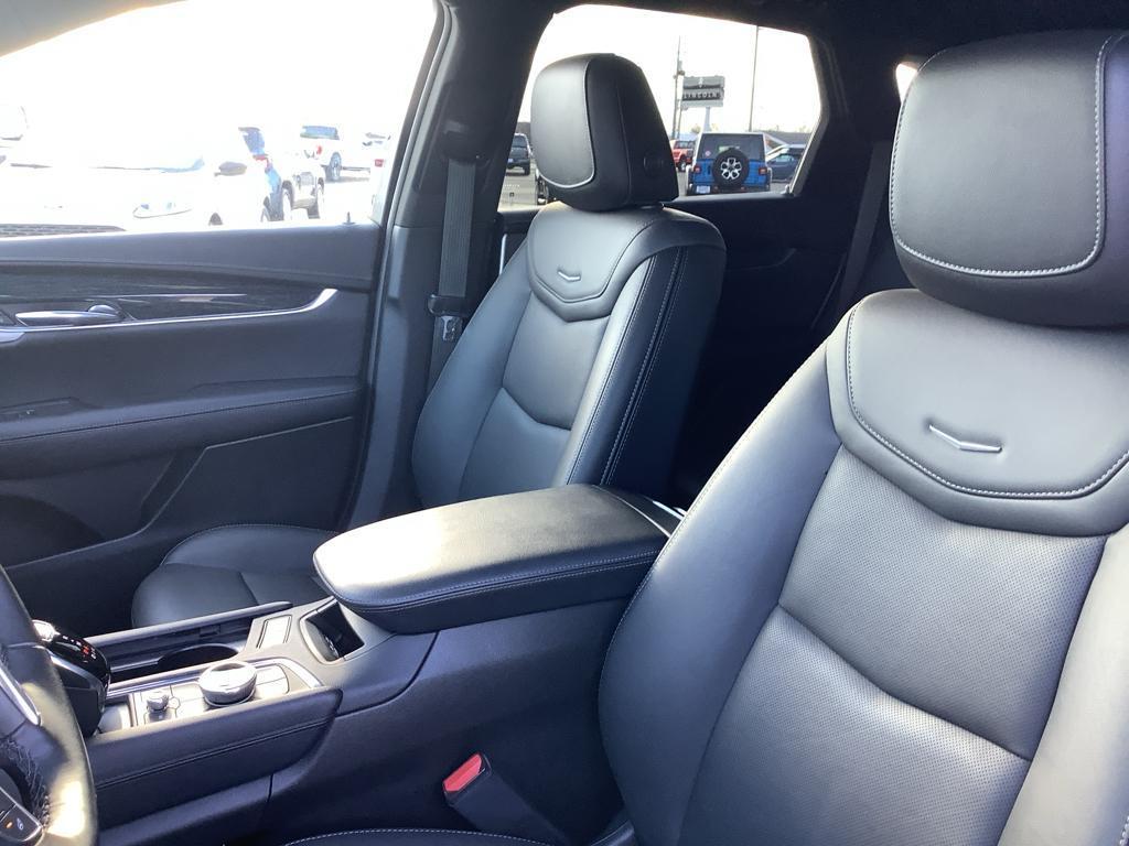 used 2022 Cadillac XT5 car, priced at $28,573