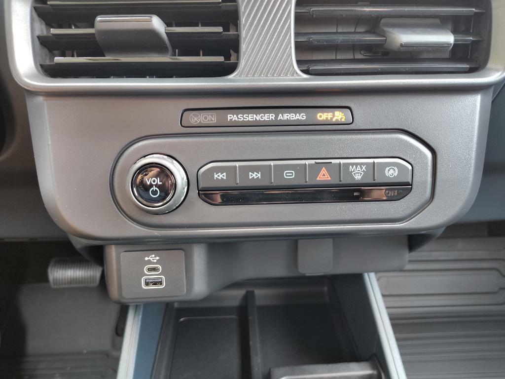 new 2025 Ford Maverick car, priced at $31,095