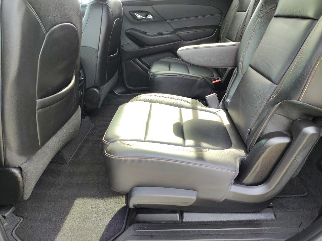used 2021 Chevrolet Traverse car, priced at $24,990