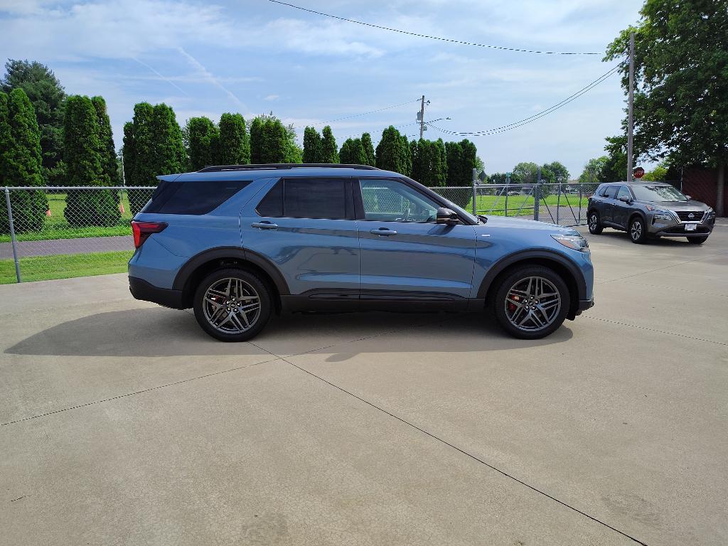 used 2025 Ford Explorer car, priced at $47,997