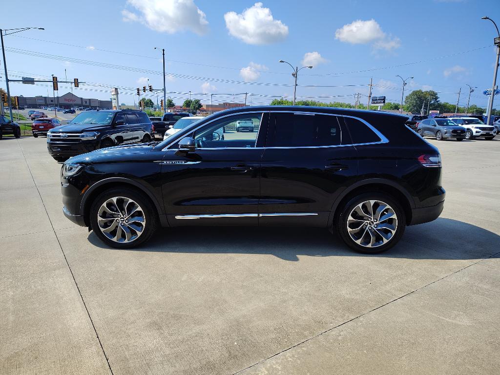 used 2022 Lincoln Nautilus car, priced at $40,570