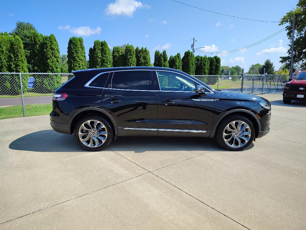 used 2022 Lincoln Nautilus car, priced at $40,570