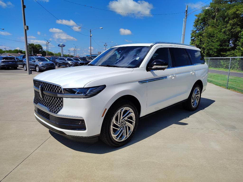 new 2025 Lincoln Navigator car, priced at $106,625