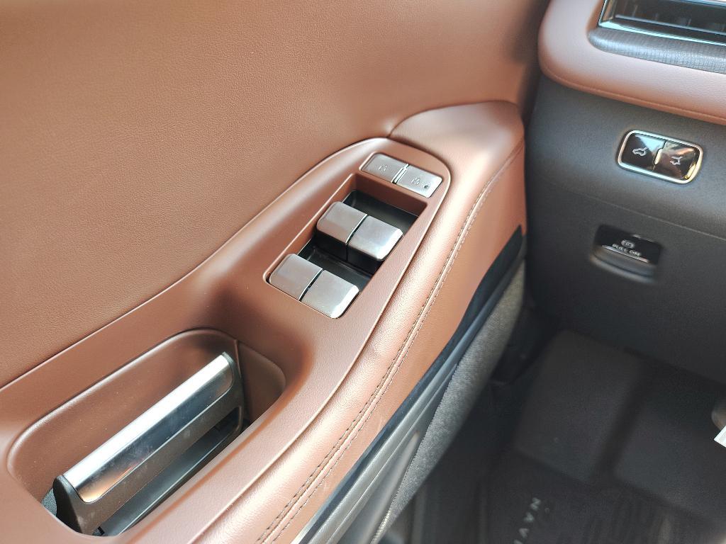 new 2025 Lincoln Navigator car, priced at $106,625