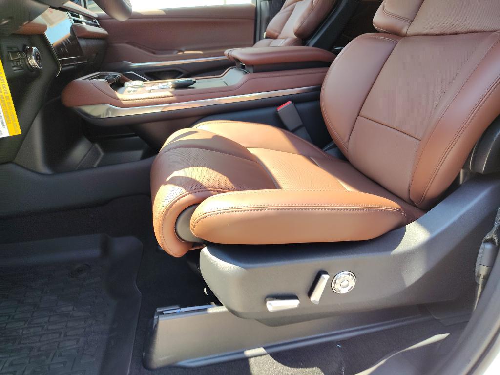 new 2025 Lincoln Navigator car, priced at $106,625