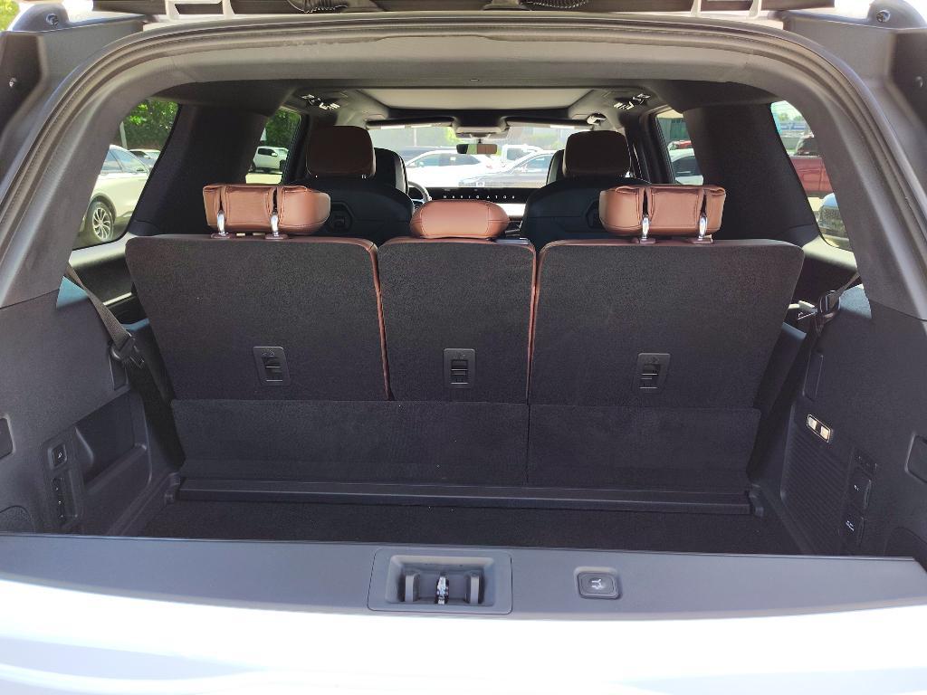 new 2025 Lincoln Navigator car, priced at $106,625