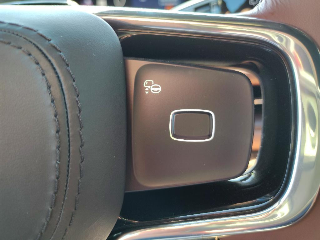 new 2025 Lincoln Navigator car, priced at $106,625