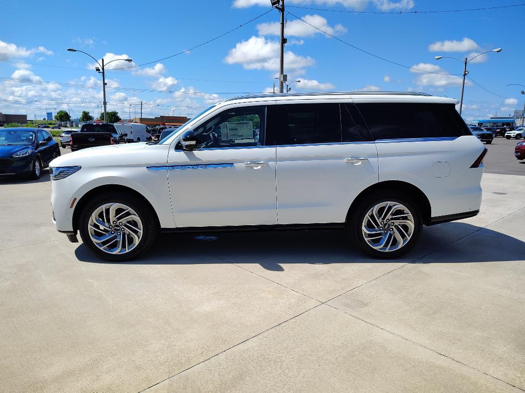 new 2025 Lincoln Navigator car, priced at $106,625
