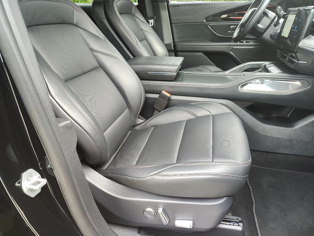 used 2025 Lincoln Nautilus car, priced at $53,991