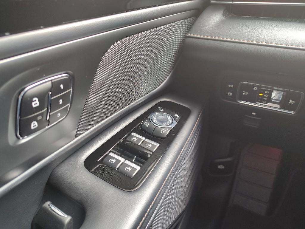 used 2025 Lincoln Nautilus car, priced at $53,991