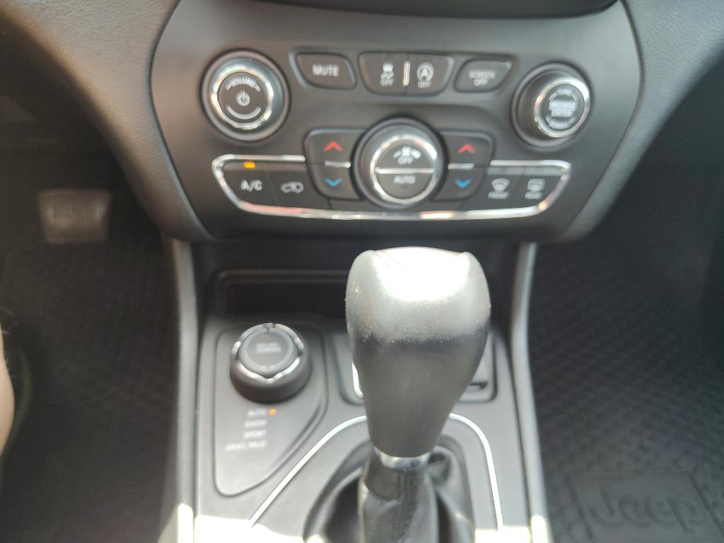 used 2019 Jeep Cherokee car, priced at $15,597