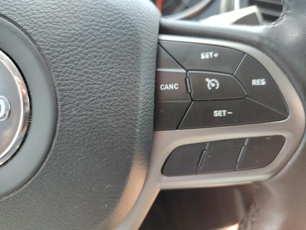 used 2019 Jeep Cherokee car, priced at $15,597