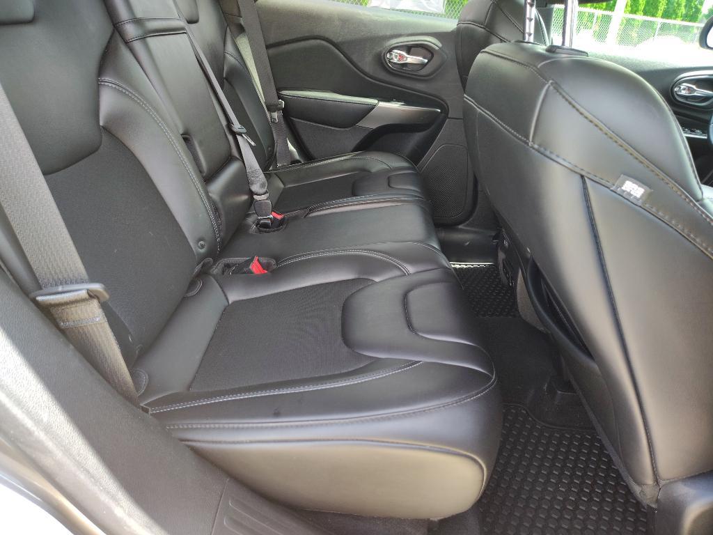 used 2019 Jeep Cherokee car, priced at $15,597
