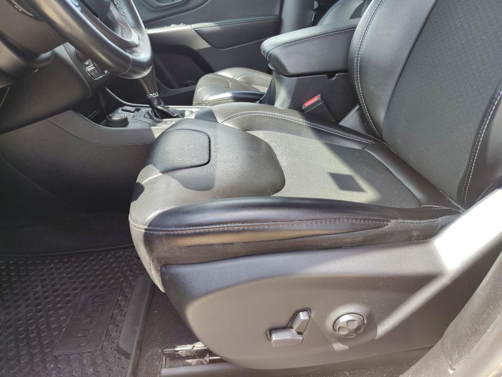 used 2019 Jeep Cherokee car, priced at $15,597