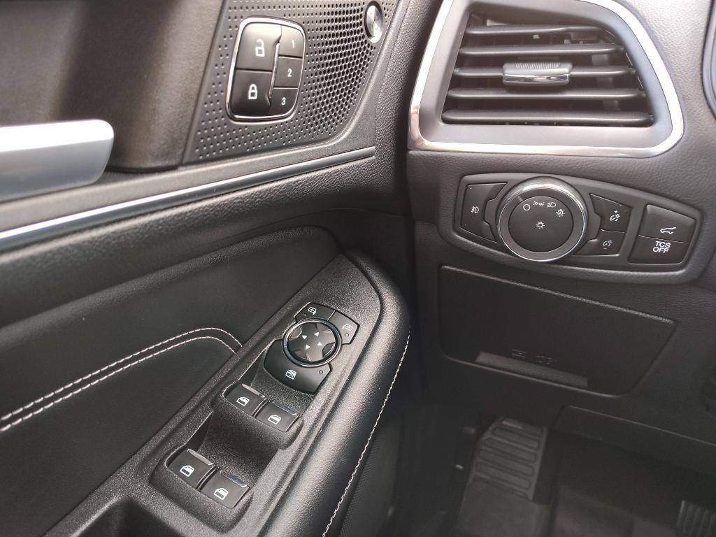 used 2024 Ford Edge car, priced at $34,589