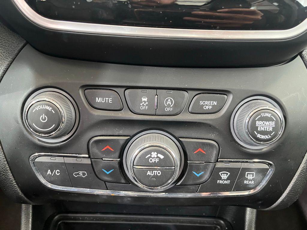 used 2022 Jeep Cherokee car, priced at $19,991