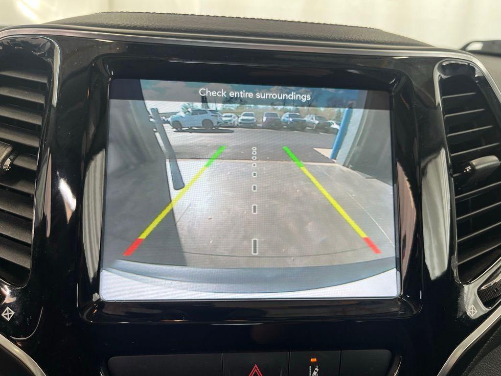 used 2022 Jeep Cherokee car, priced at $19,991