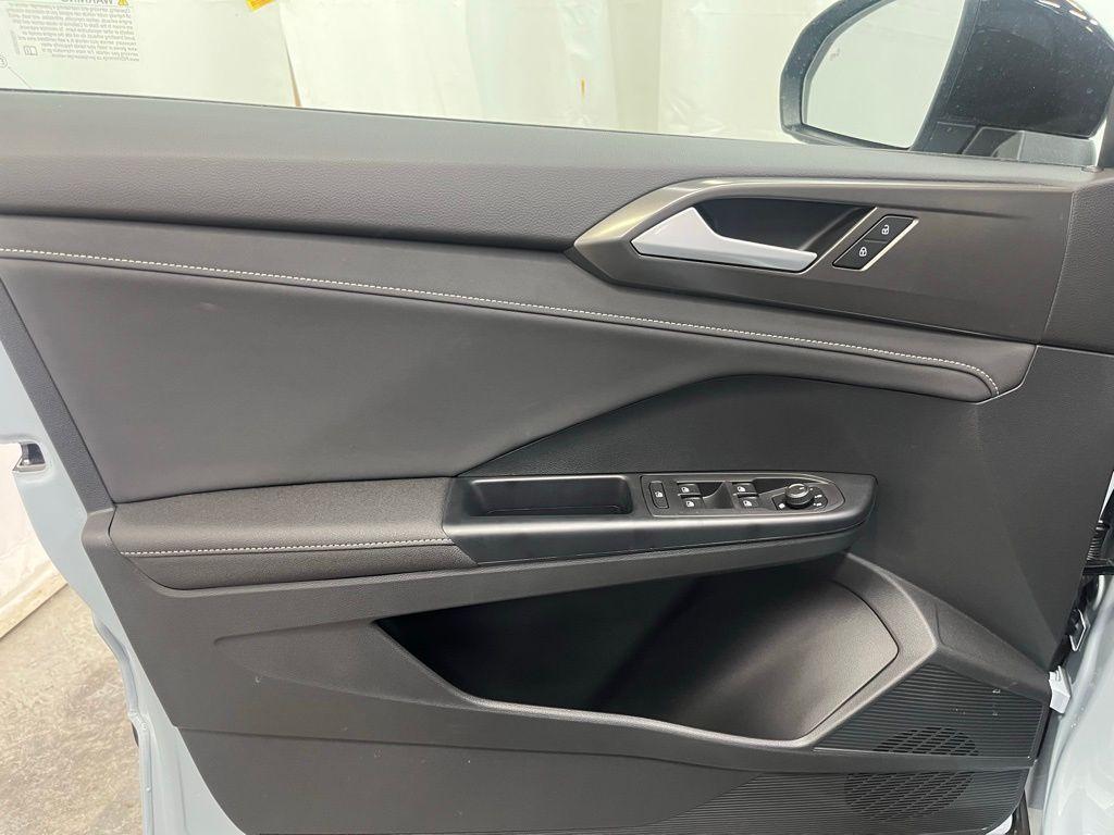 new 2025 Volkswagen Taos car, priced at $33,258