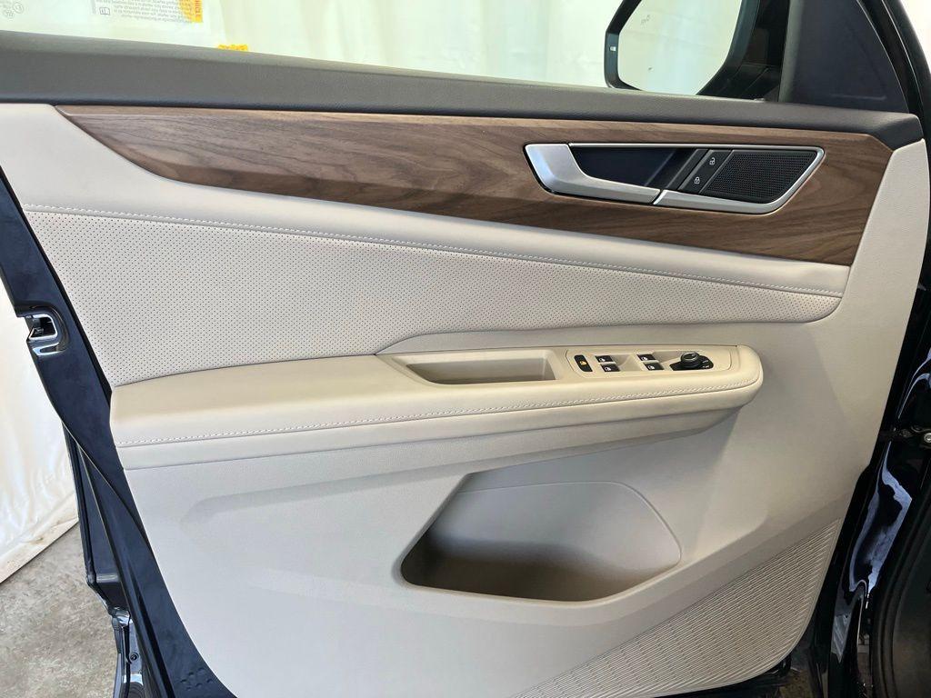 used 2024 Volkswagen Atlas car, priced at $36,991