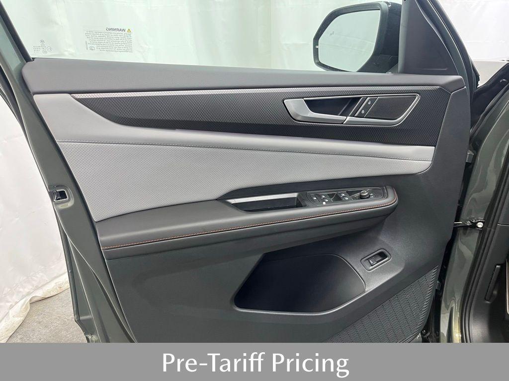 new 2025 Volkswagen Atlas car, priced at $45,648
