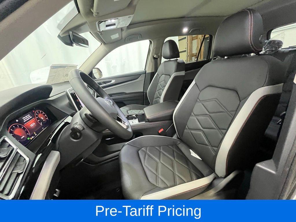 new 2025 Volkswagen Atlas car, priced at $45,148