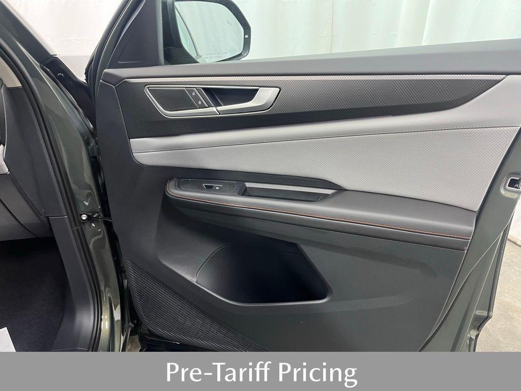 new 2025 Volkswagen Atlas car, priced at $45,648