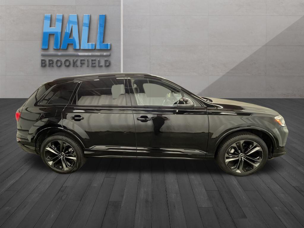 used 2025 Audi Q7 car, priced at $58,992