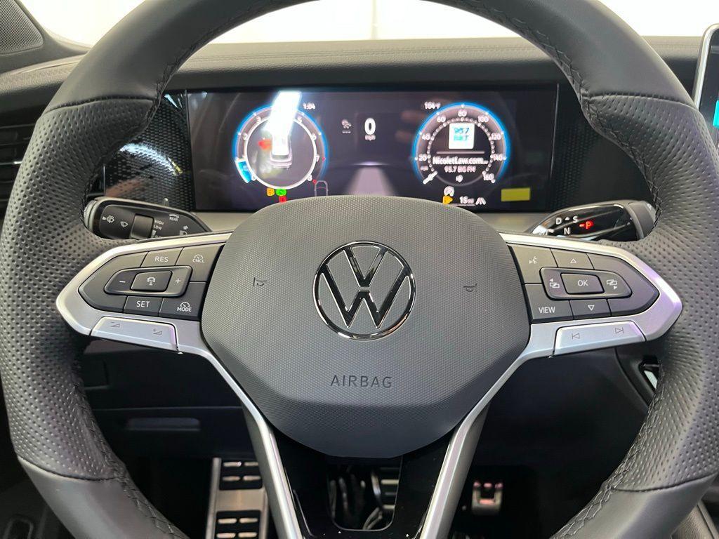 new 2025 Volkswagen Tiguan car, priced at $36,993